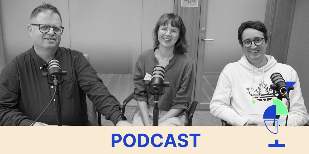 Bilde av podcastgjestene i studio 