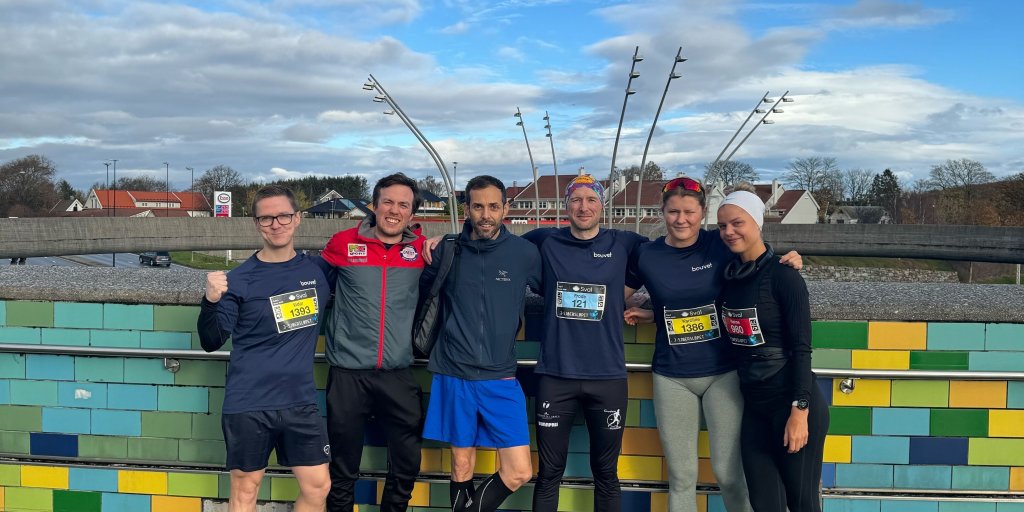 Sondre sammen med kolleger på  3-Sjøerløpet hvor Bouvet-laget var med over 60 kolleger