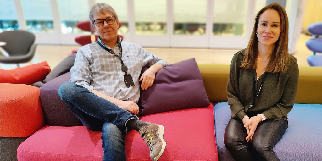 Trond Karlsen, It-lead og Enterprise-arkitekt hos Equinor jobber sammen med Janne Torstensrud Krohn, team lead og koordinator fra Bouvet på det spennende Spine-prosjektet. (Foto: Jan Birkeland)