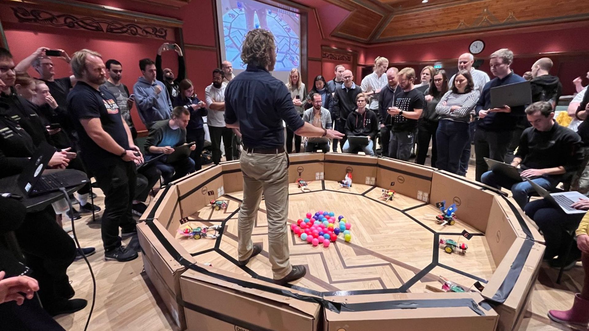 Bilde fra hackathonet Bouvet Battle Royal. Her fra robotkonkurransen.