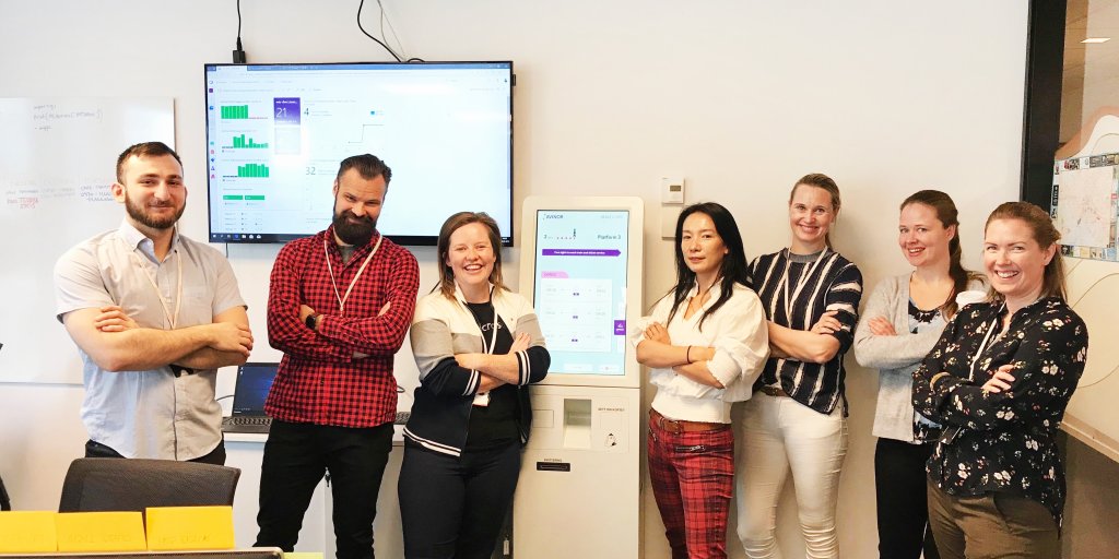 Deler av Bouvet-teamet som  har utviklet og designet selvbetjente informasjonskiosker i samarbeid med Avinor og Microlog. 