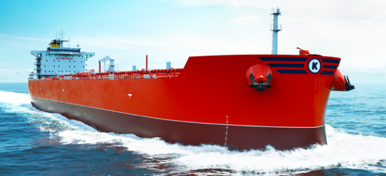 Bilde av en av båtene til Klaveness AS på havet